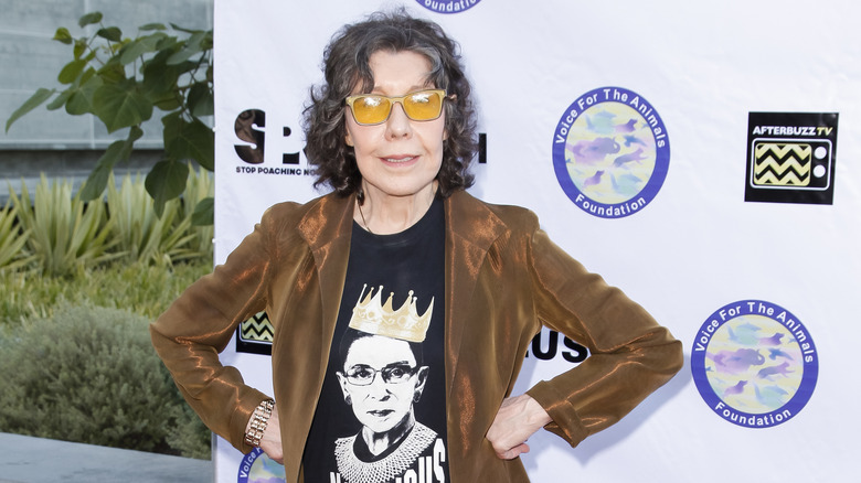 Lily Tomlin wearing sunglasses