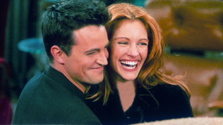 Matthew Perry and Julia Roberts 