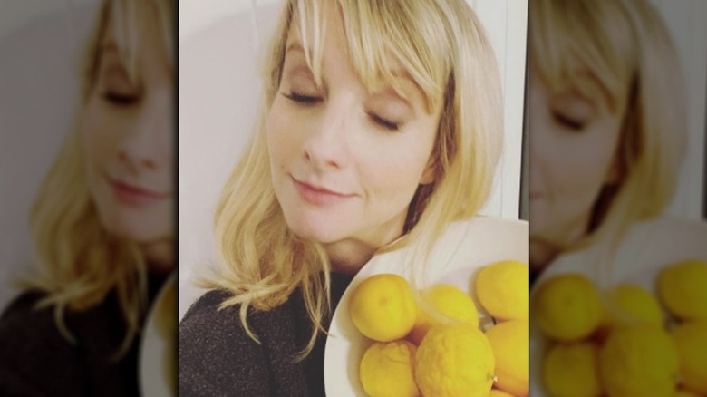 Melissa Rauch holding lemons