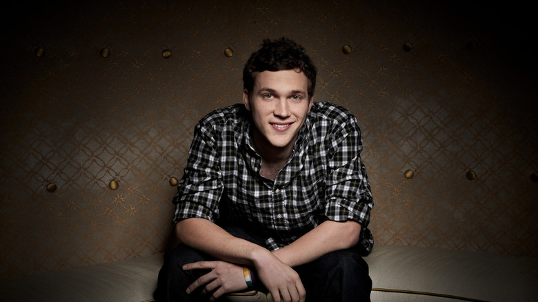 Phillip Phillips posing 