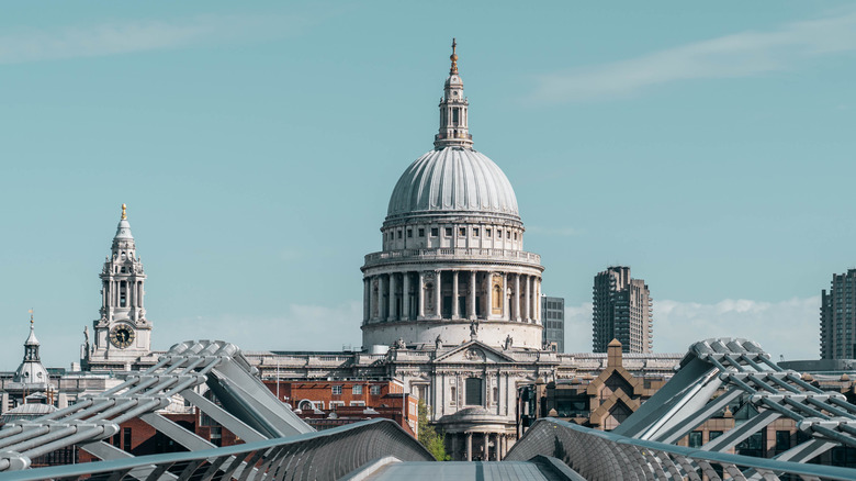 St. Paul's Cathedral in the daylight