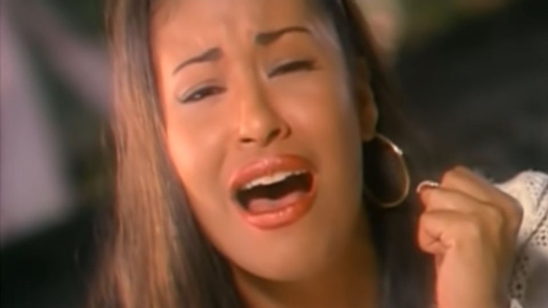 Selena Quintanilla singing