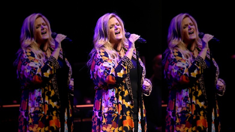 Trisha Yearwood performing