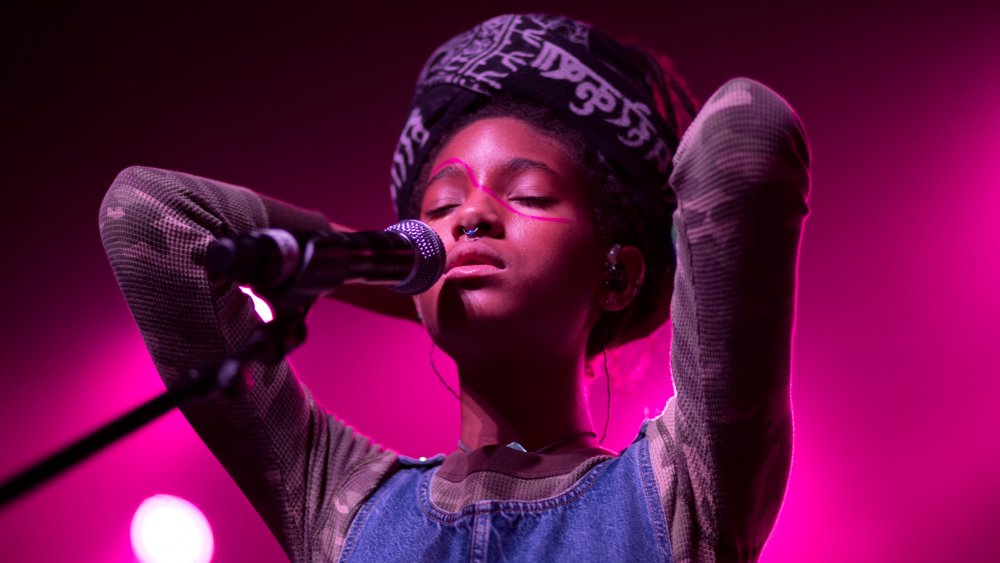 Willow Smith singing in LA in 2017