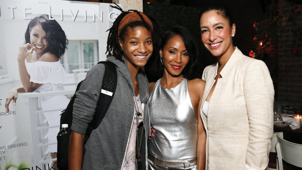 Willow Smith with Jada Pinkett Smith and Violet Camacho in 2017