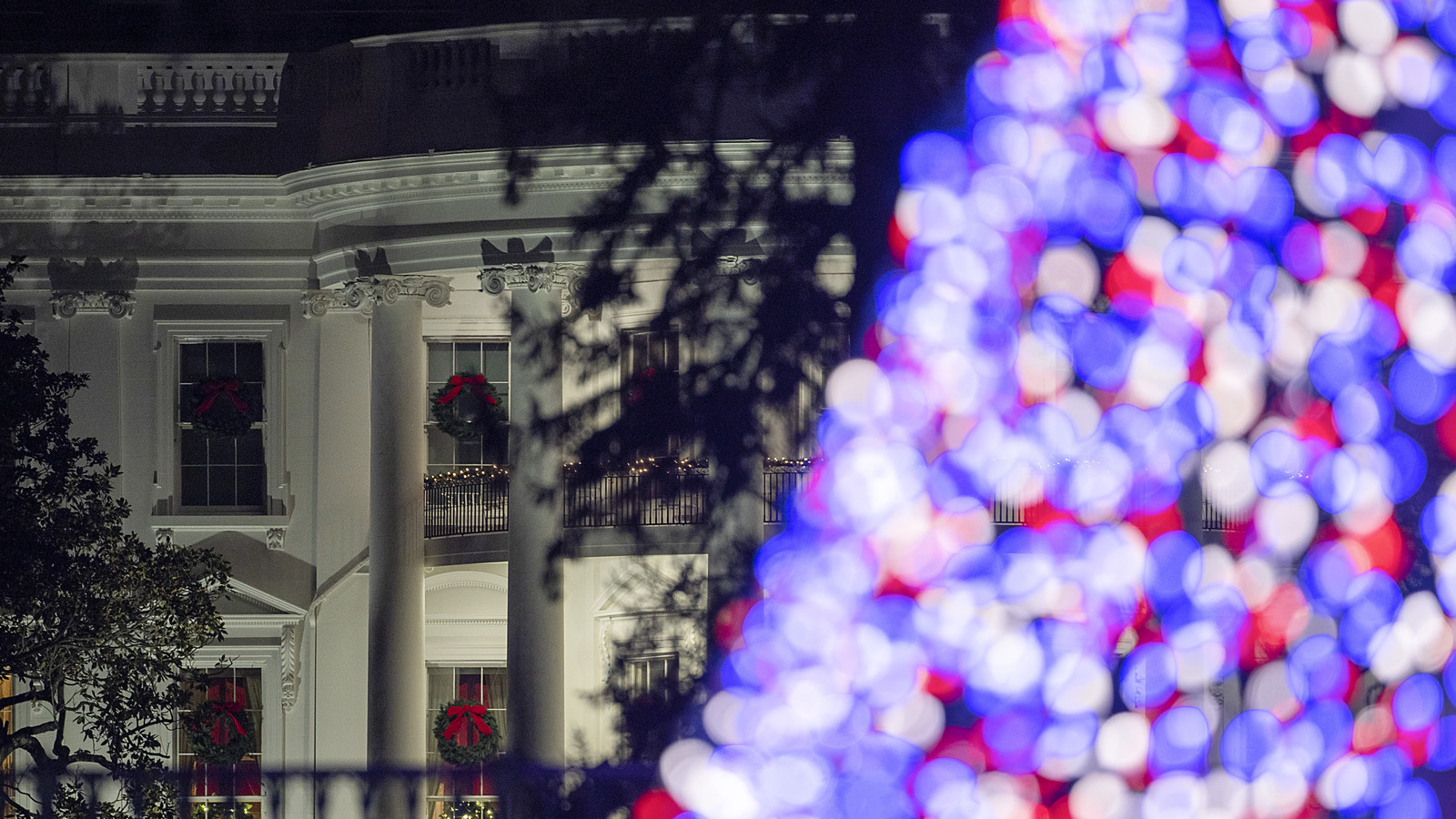 The White House Christmas Decorations Have Twitter In A Tizzy