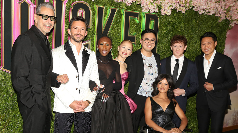 The Wicked cast posing for photos at the film's premiere