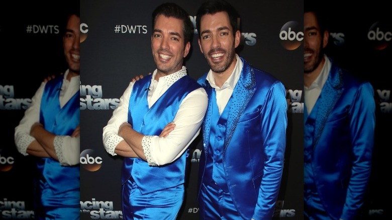 Jonathan and Drew Scott on show