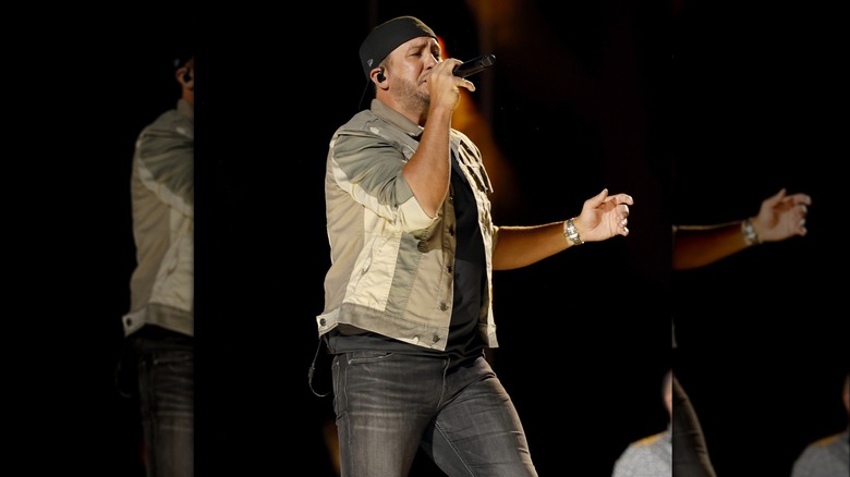 Luke Bryan in backward ball cap