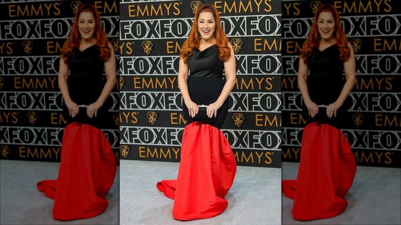 Lisa Ann Walter posing on the red carpet