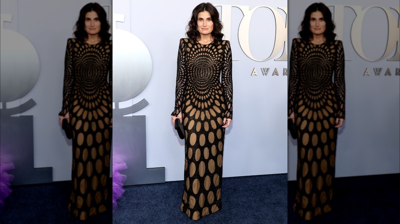 Idina Menzel in optical illusion dress