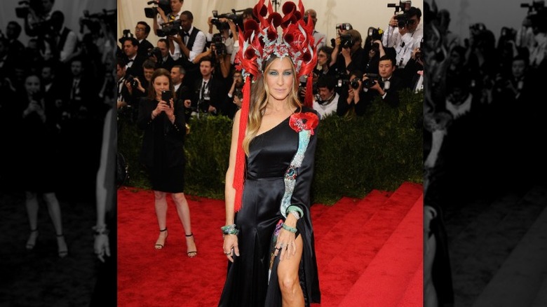 Sarah Jessica Parker Met Gala headdress 