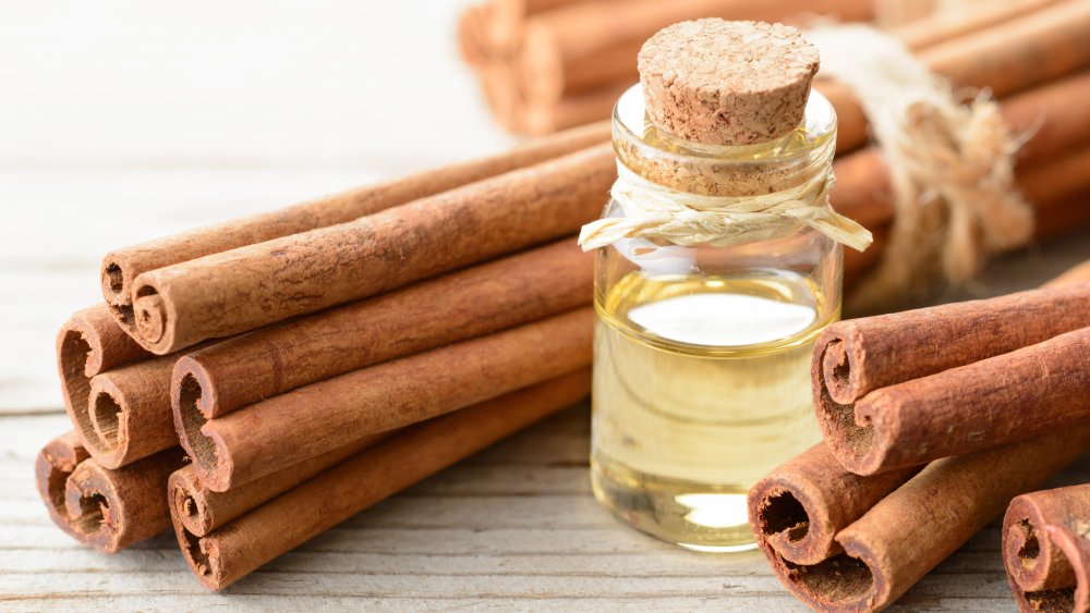 Cinnamon oil 