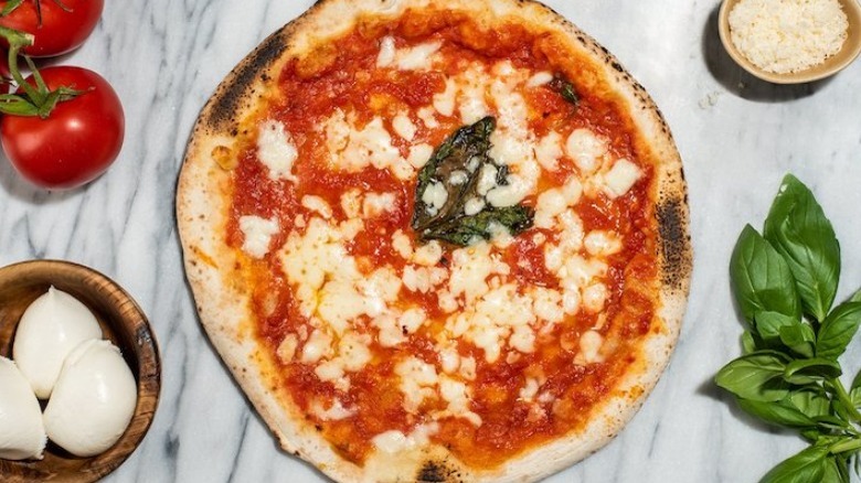 Gluten-free Talia di napoli margherita pizza