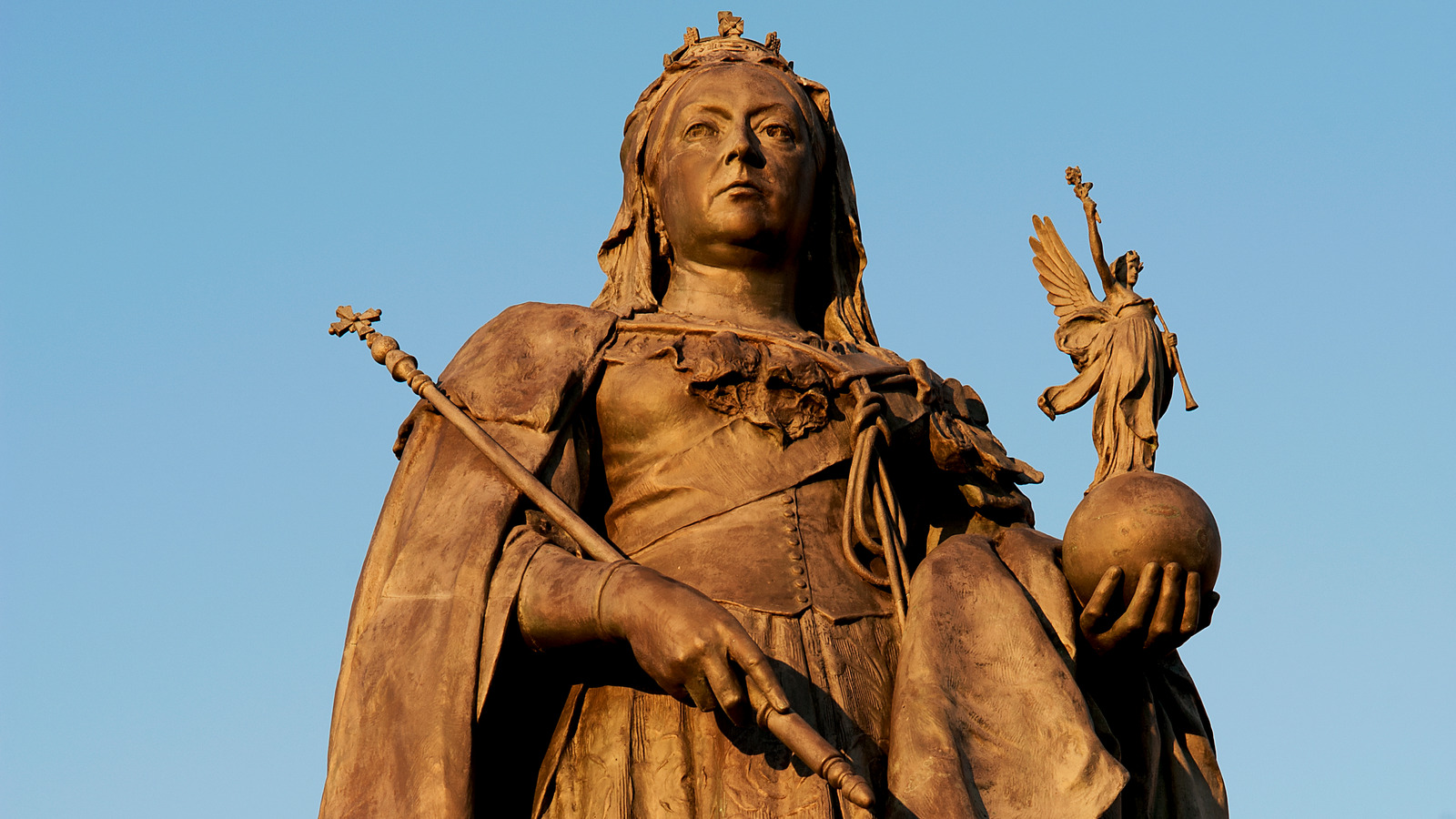 These Are The Most Popular Royal Statues In London