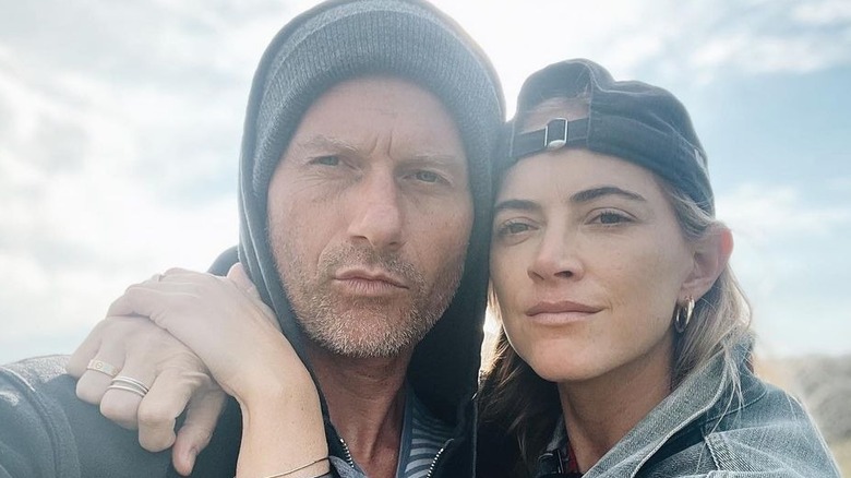 Emily Wickersham and James Badge Dale take a selfie