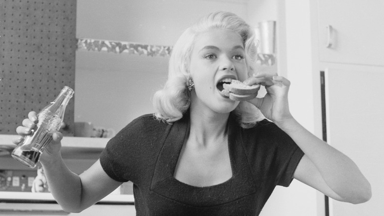 Jayne Mansfield eating