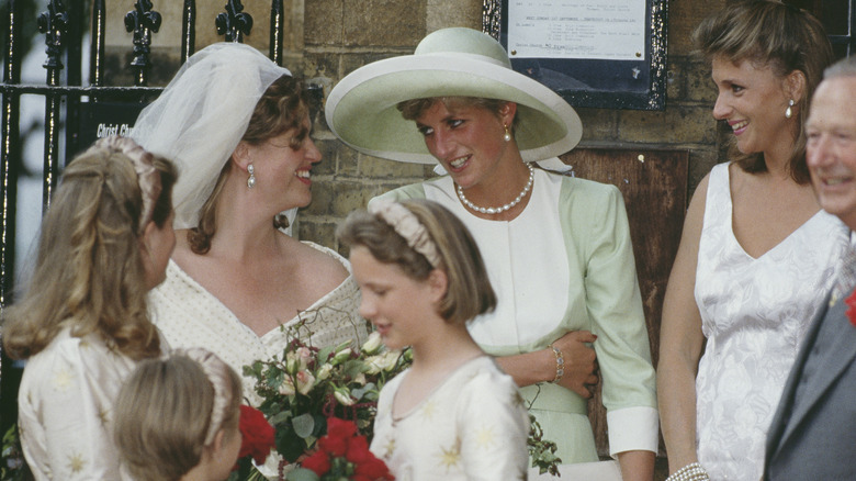 Carolyn Bartholomew, Virginia Pitman, and Diana chatting 