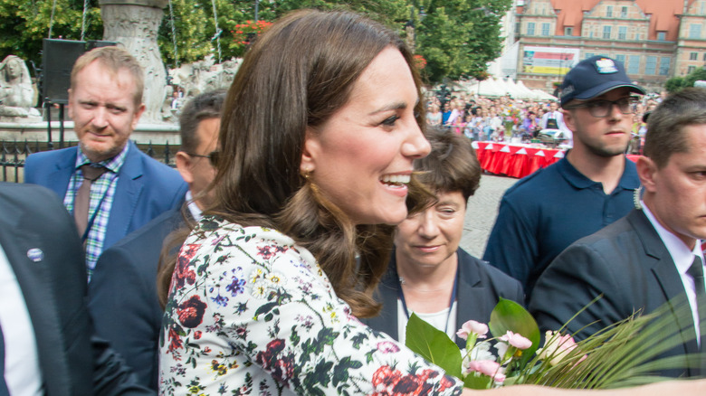 Kate Middleton greeting a crowd