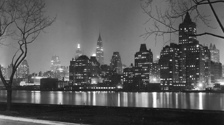 new york city skyline night