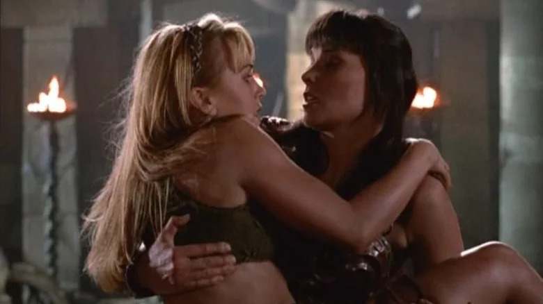 Gabrielle in Xena's arms 