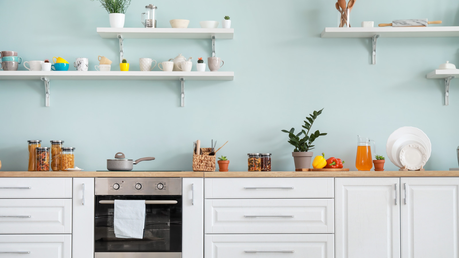 8 Things You Should Never Keep On Your Kitchen Countertops