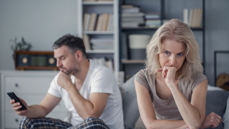 woman upset man unaware