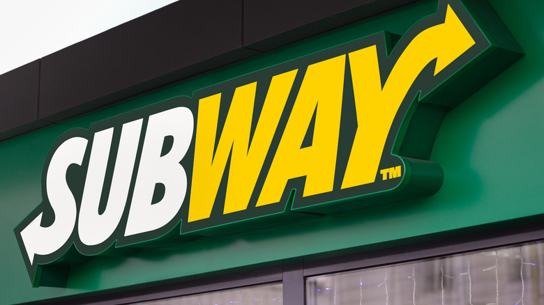 Subway restaurant sign