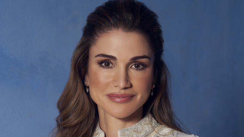 Queen Rania poses for official portrait 