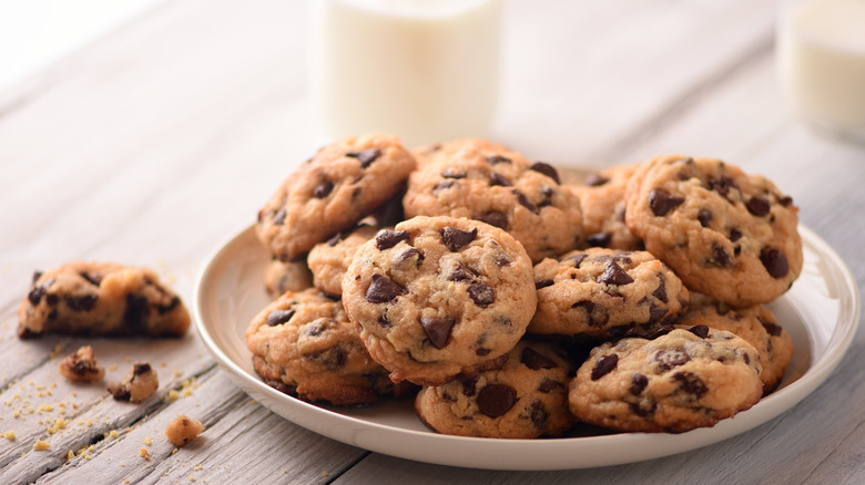 Chocolate chip cookies milk