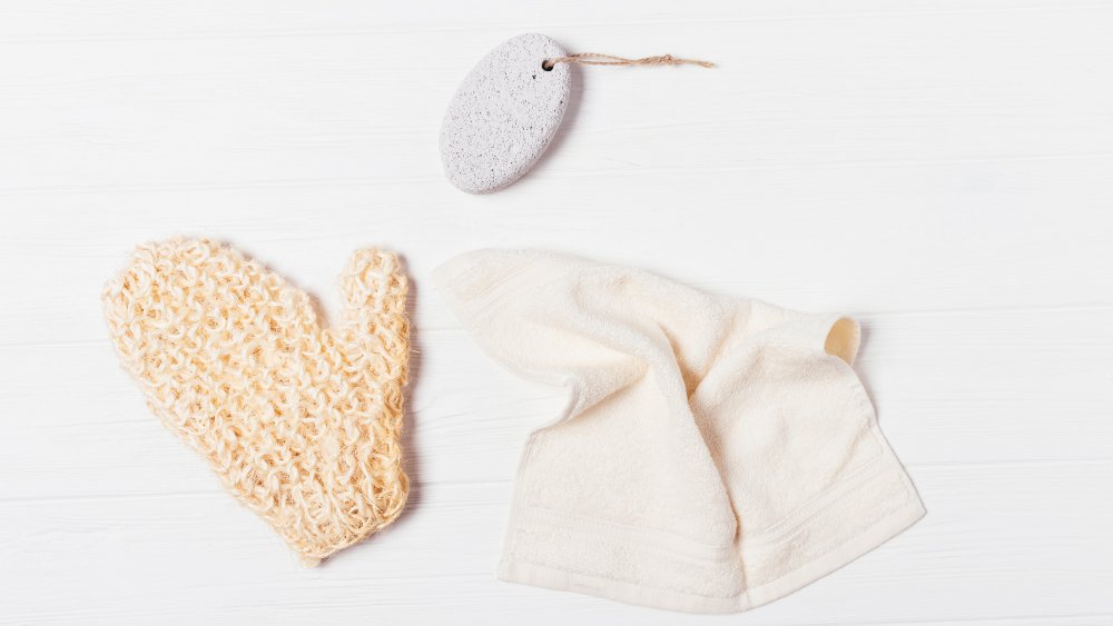 Exfoliating glove and wash cloth