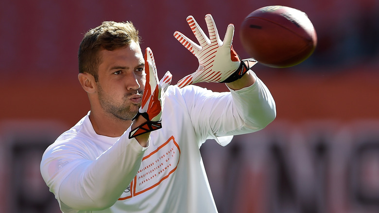 Jordan Cameron catching football