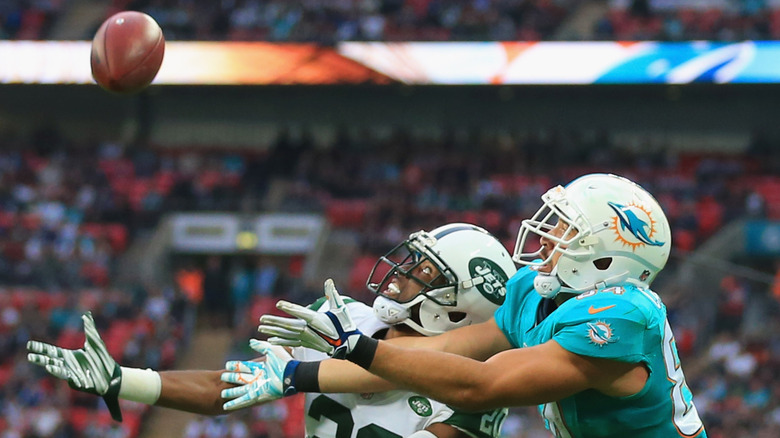 Jordan Cameron catching a ball