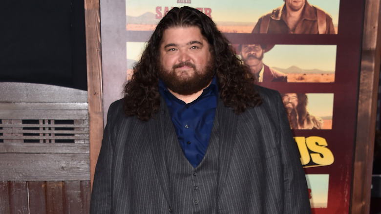 Jorge Garcia posing red carpet