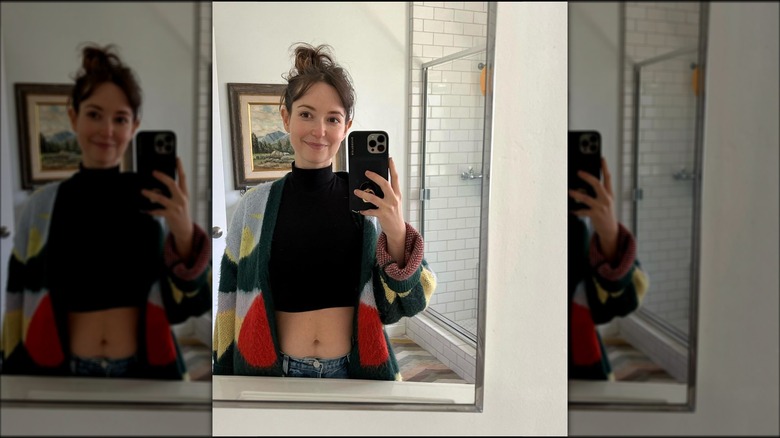 Milana Vayntrub in a mirror selfie