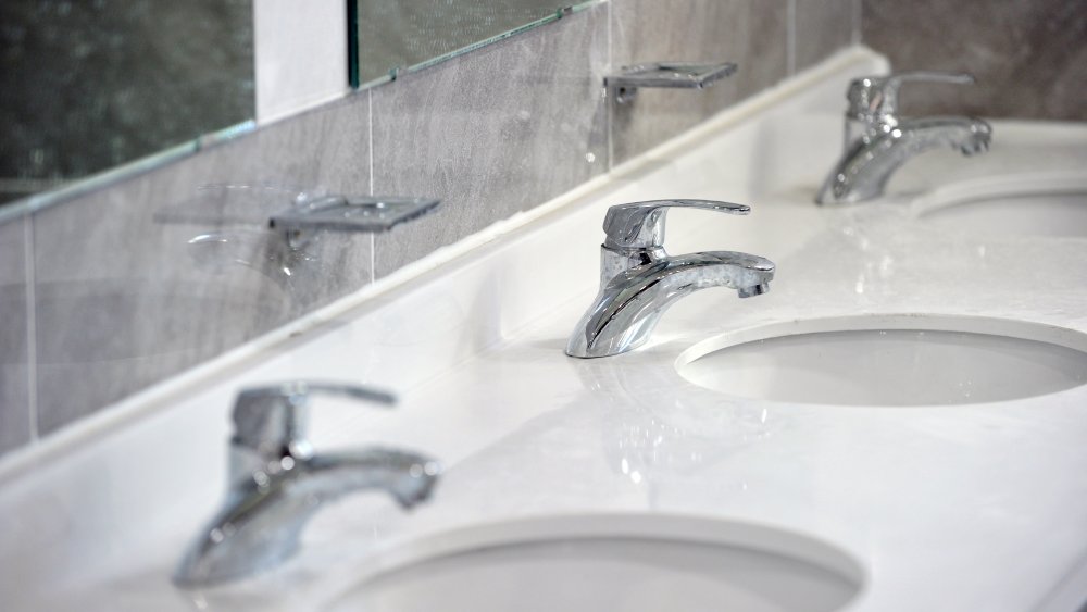 Line of sinks in a public toilet