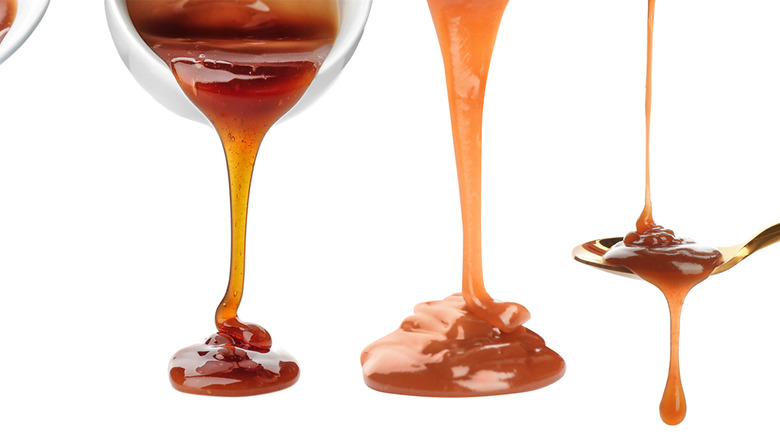 Caramel dripping from spoons