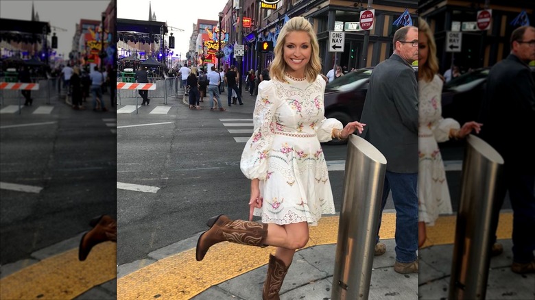 Ainsley Earhardt posing