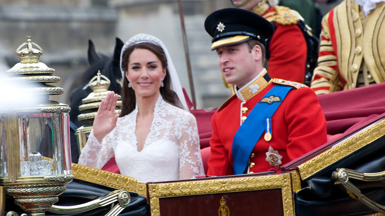 Prince William and Princess Catherine's in carriage at wedding