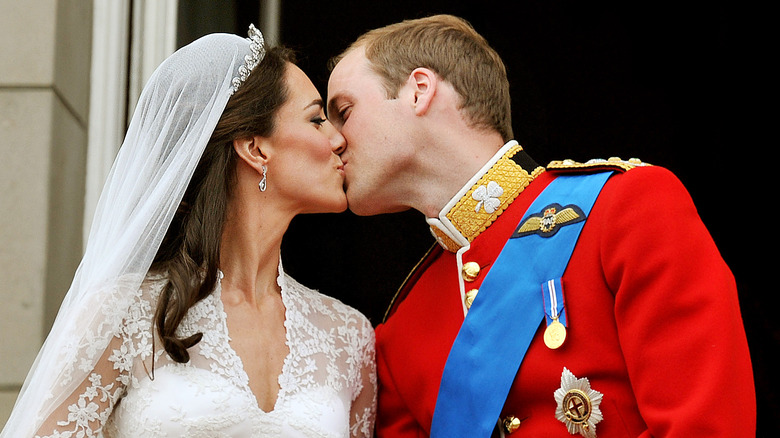 Prince William and Princess Catherine kiss at wedding 