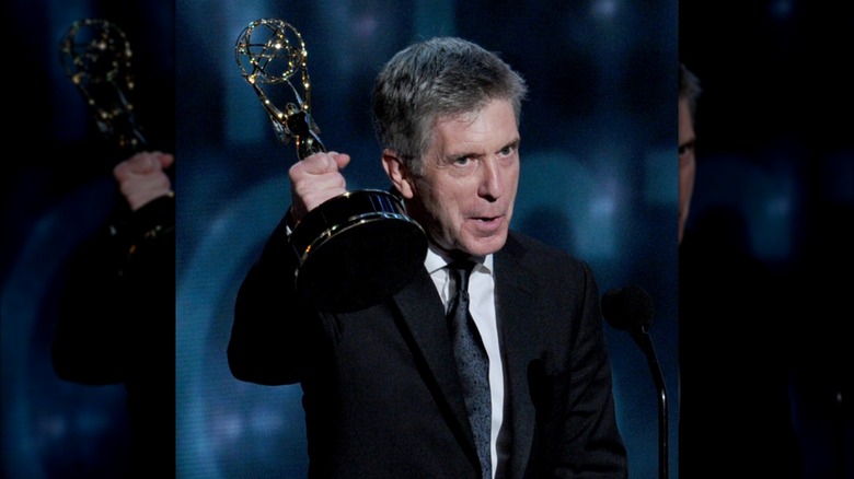 Tom Bergeron accepting award