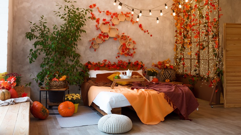 Bedroom with accessories and warm colors