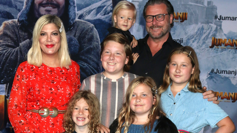 Tori Spelling, Dean McDermott and family