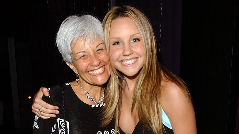 Amanda Bynes smiling with her mom