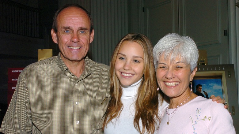 Amanda Bynes with her mom and dad