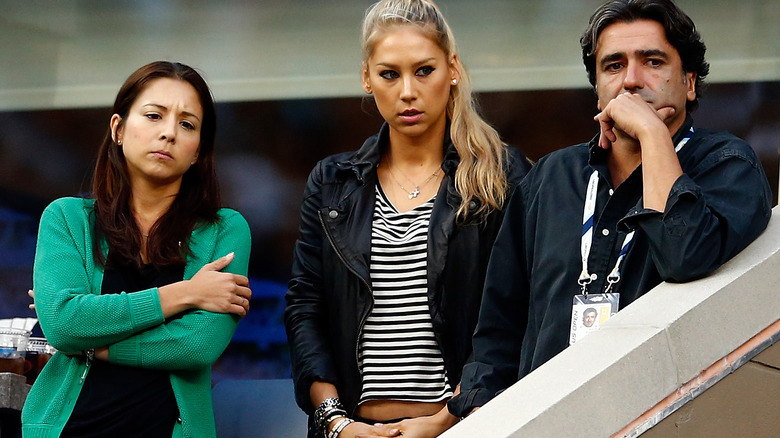 Anna Kournikova on the sidelines