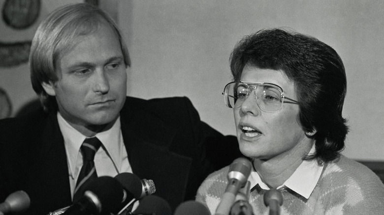 Larry King and Billie Jean King speaking to press