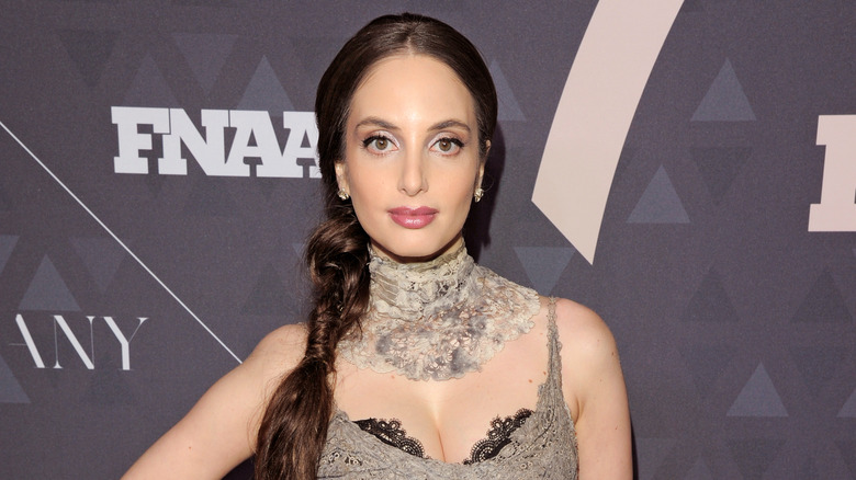 Alexa Ray Joel posing