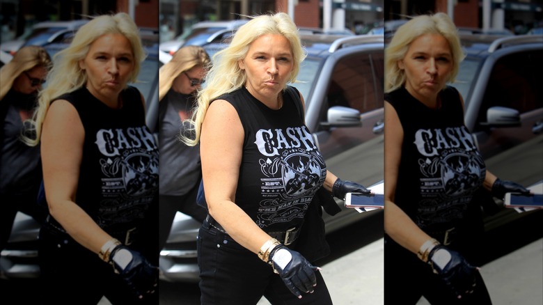 Beth Chapman walking in Los Angeles in 2017