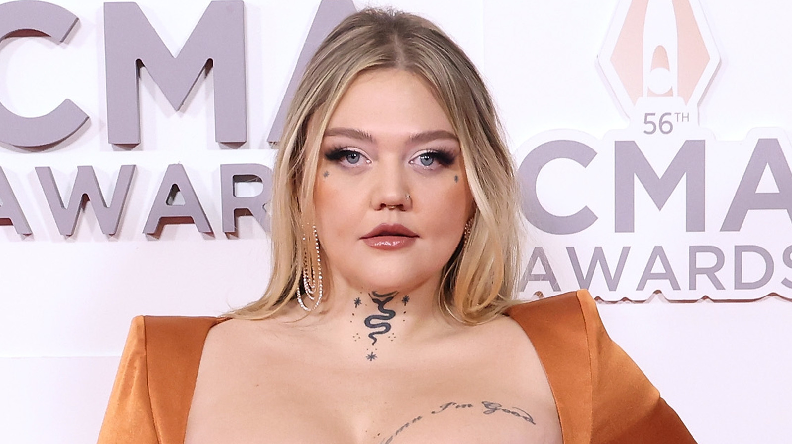 Tragic Details About Elle King's Life 247 News Around The World